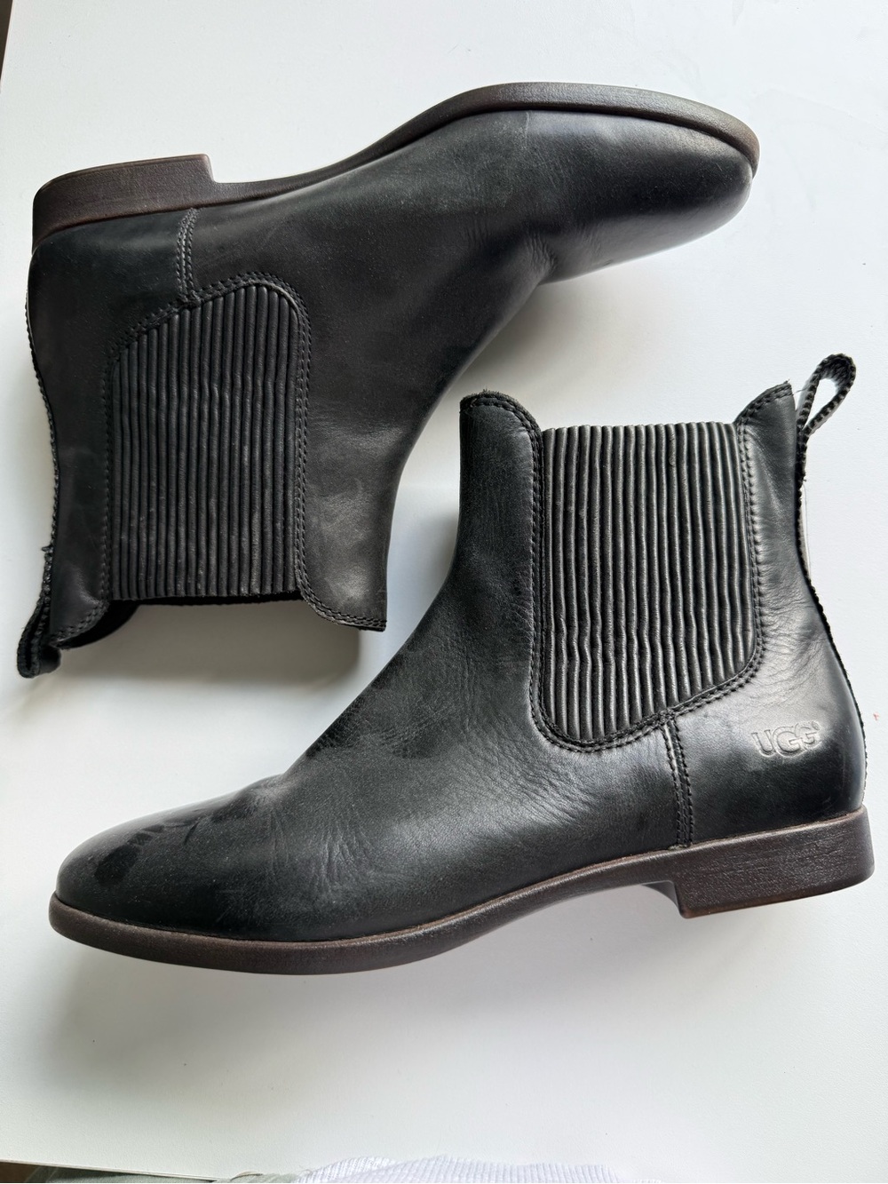 UGG Men's Black Leather Chukka Chelsea Boots